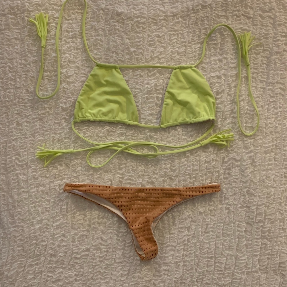 ACACIA lime Canons top